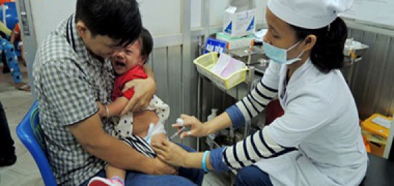 ngay-194-3000-lieu-vaccine-dich-vu-pentaxim-duoc-dang-ky-qua-internet