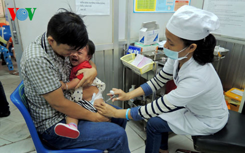 Ngày 19/4 3.000 liều vaccine dịch vụ Pentaxim được đăng ký qua internet