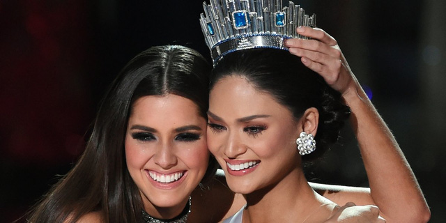 Sau scandal, tân Hoa hậu Hoàn vũ Philippines nhận được những gì? - Ảnh 1